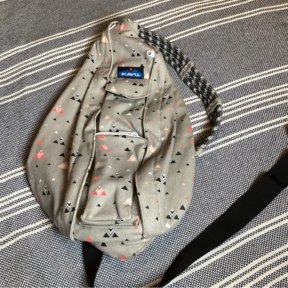 Kavu Spearheaded rope sling crossbody backpack - Picture 3 of 5